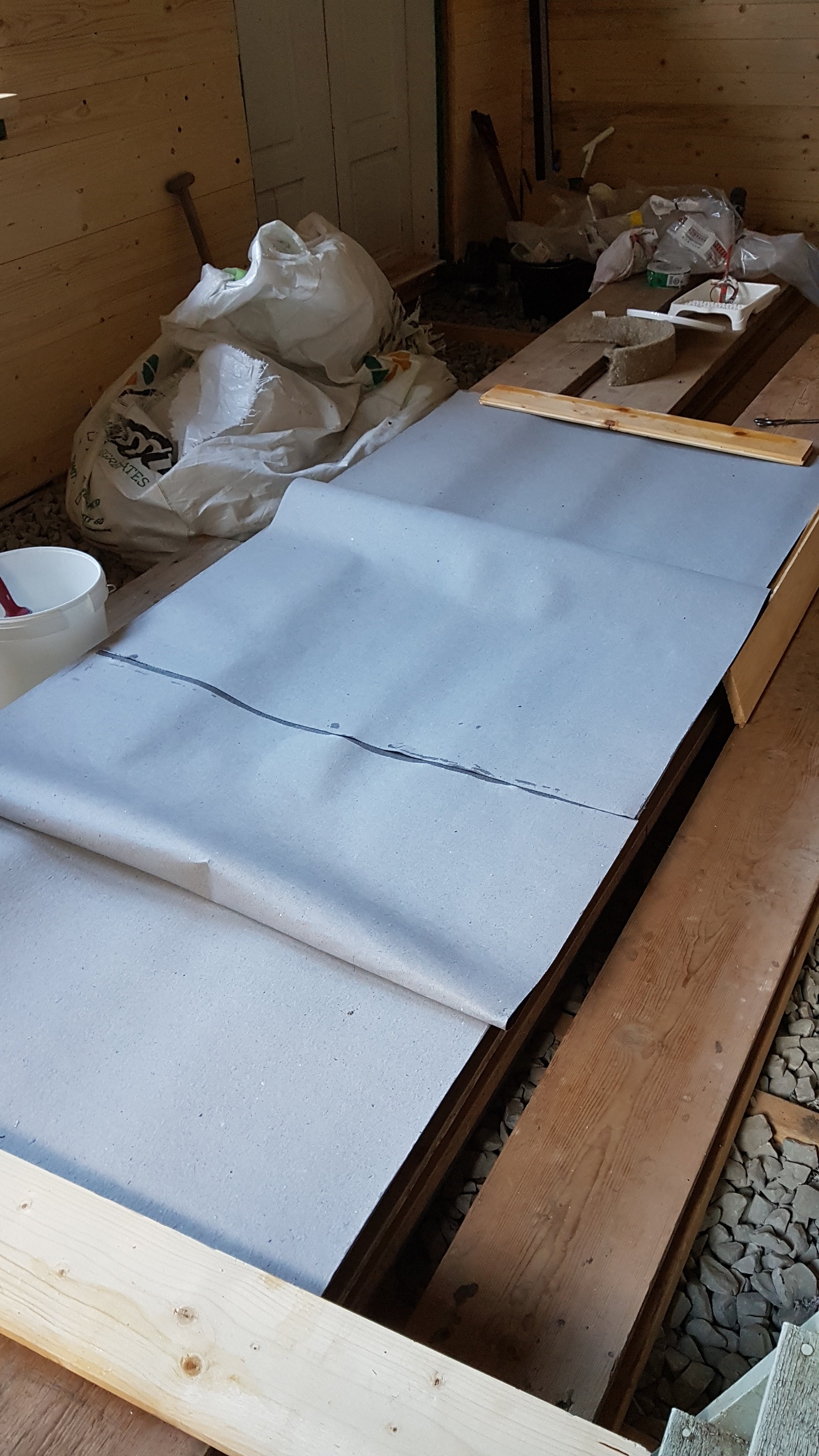 Lumppapp förberett för tapetsering